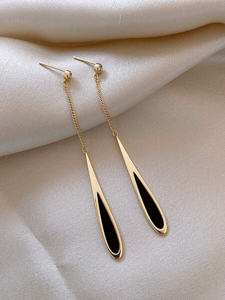 Shein - 1pair European And American Style Black Tassel Drop Earrings, Fashion Party Luxurious Accessory For Women's Temperament Jewelry