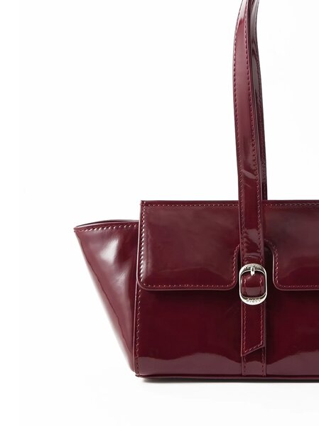Amour Maroon