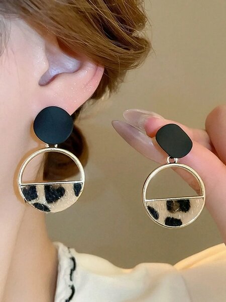Shein - 5pcs/Set Vintage Hong Kong Style Niche Design Heart-Shaped Faux Pearl Geometric Minimalist Elegant Elegant Fashion Versatile Stud Earrings Set, Suitable For Women's Daily And Festival Wear