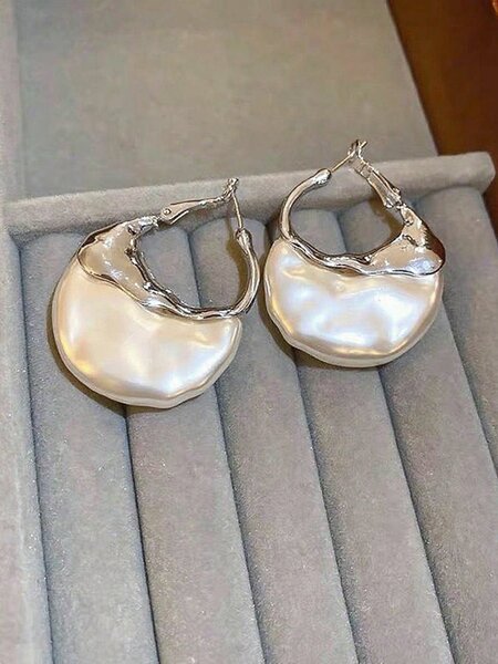 Shein - Amorya 1 Pair Vintage Pleated Faux Pearl Hoop Earrings