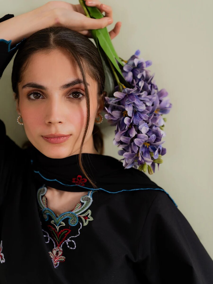 Ember-3Pcs Embroidered Set