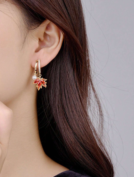 Shein - 1 Pair Fashionable Delicate Zirconia Maple Leaf Design Clip-On Earrings For Women