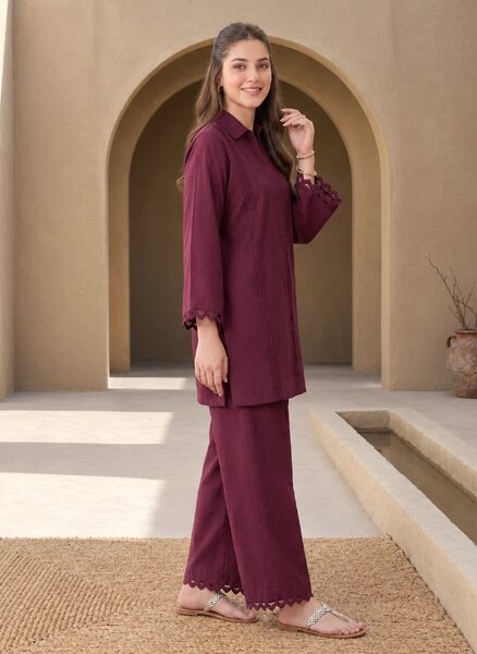 Burgundy Elegance - NV33D01