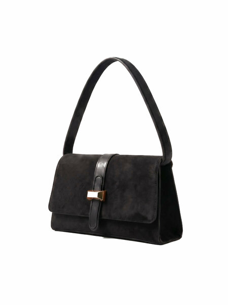 Xyra Black