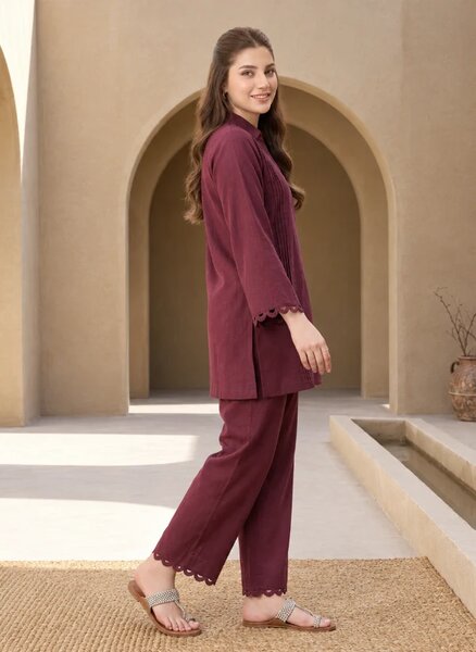 Burgundy Elegance - NV33D01