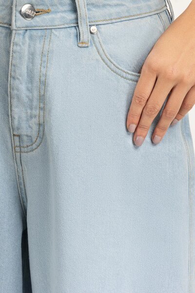 Wide Leg Fit Jeans