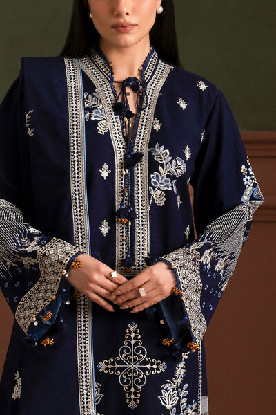 3 Piece Embroidered Cotton Khaddar Slub Suit