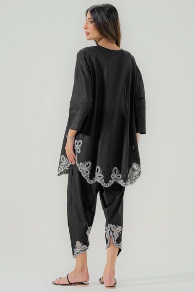 On the edge 2 piece