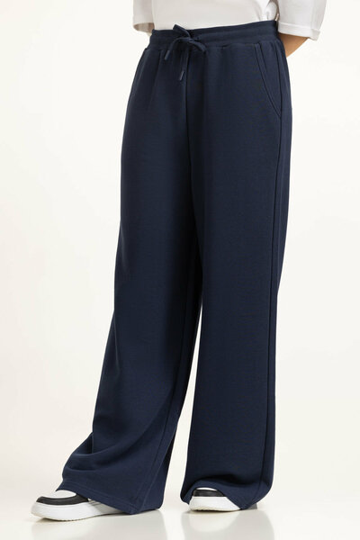Wide Leg Fit Trousers