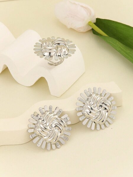 Shein - Set Of Women Sunflower Pattern Ring And Earrings