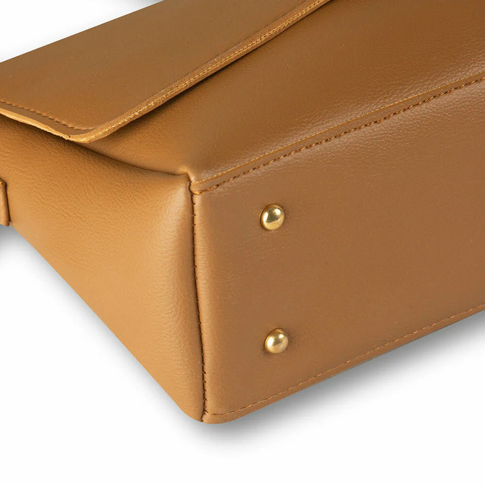Vesper Brown