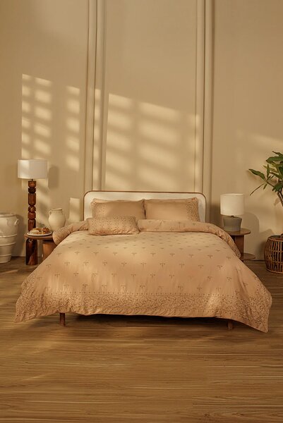 Royal Essence Embroidered Quilt Cover Set
