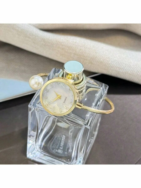 Shein - 1pc Women's Delicate Bracelet Watch With 1 Large Pearl, Diamond-Cut Glass Crystal Dial, Minimalist Quartz Watch Bracelet - Gold