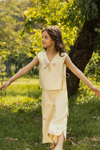 Buttercup | Pure cotton co-ord set with hand-embroidered floral motifs