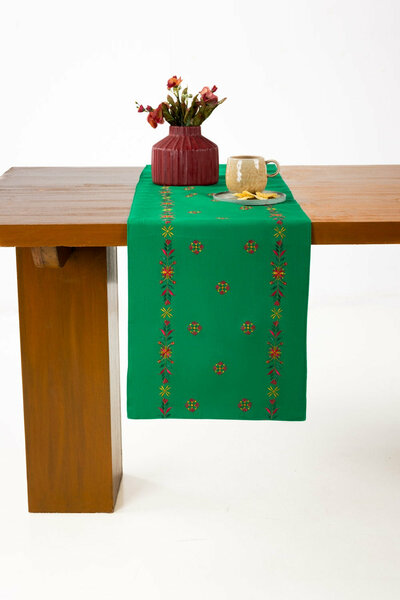 Ever Green Table Runner