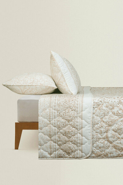 Paisley Elegance Bed Throw