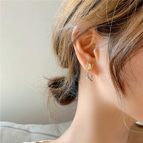 Shein Small Diamond Studs, Lightweight Luxury, Cat's Eye Stone, New Design Assorted Pink, Lily Flower Pendant