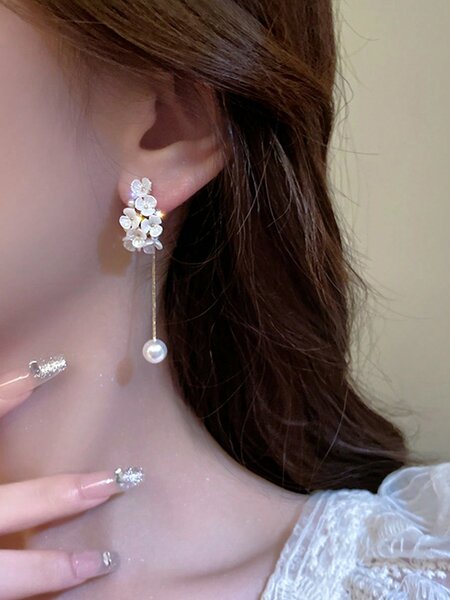 Shein - 1pair Fashionable Zinc Alloy Flower & Faux Pearl Decor Drop Earrings For Women For Daily Decoration
