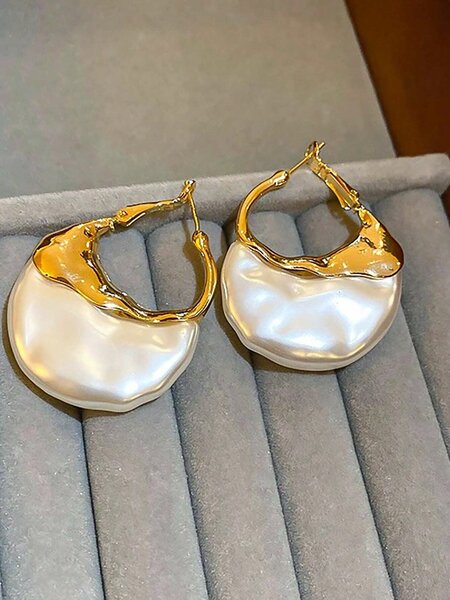 Shein - Amorya 1 Pair Vintage Pleated Faux Pearl Hoop Earrings