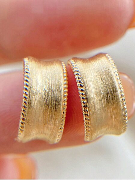 Shein Exclusive - A pair of Sterling S925 Silver Vintage Simple Retro Elegant Twist Plated with 24K Gold Earrings For Women Girl Fashion Trendy Minimalist Ear Hoops Daily Life Party Jewelry Gift