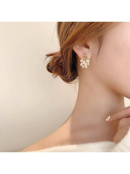 Shein - 1pair Fashionable Elegant Faxu Pearl Earrings Suitable For Women's Daily Wear