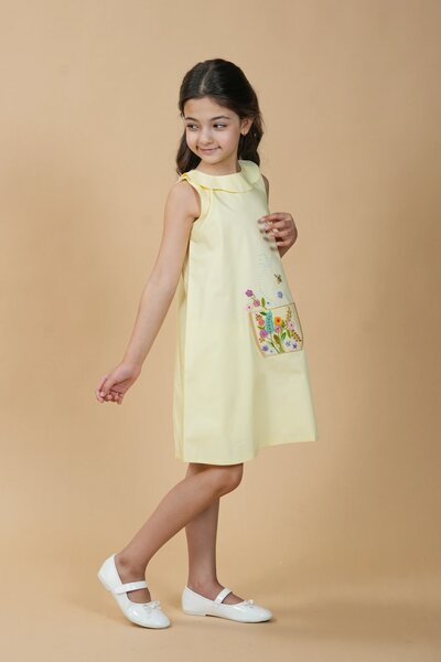 Honeycomb | Pure cotton dress with hand-embroidered floral pocket