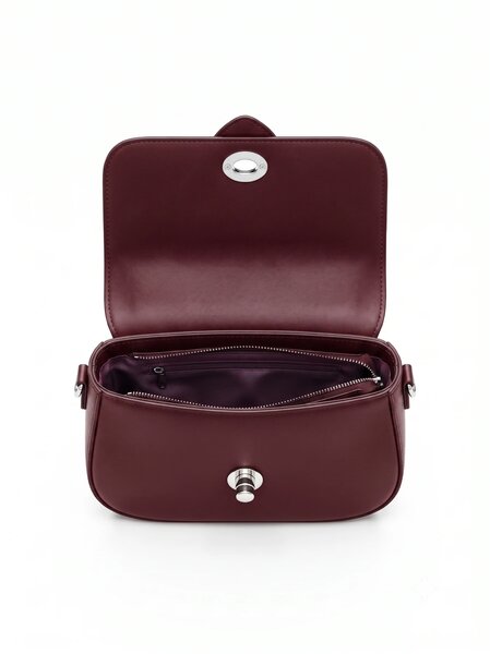 Nyra Maroon