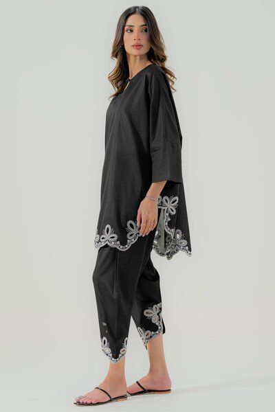 On the edge 2 piece