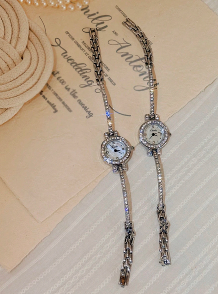Shein - 1pc New Fashionable Women's Quartz Watch