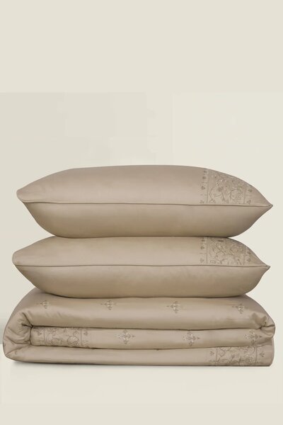 Royal Essence Embroidered Quilt Cover Set