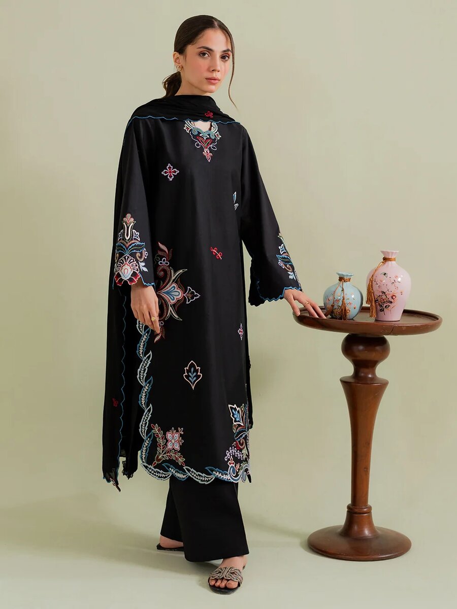 Ember-3Pcs Embroidered Set