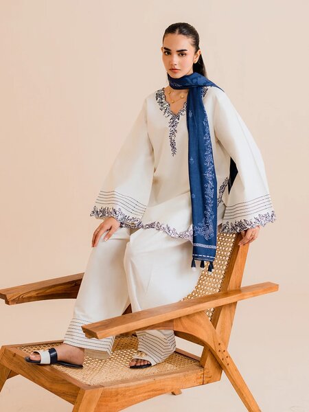 Vaylo 3Pc Embroidered Co-ords Cotton Set