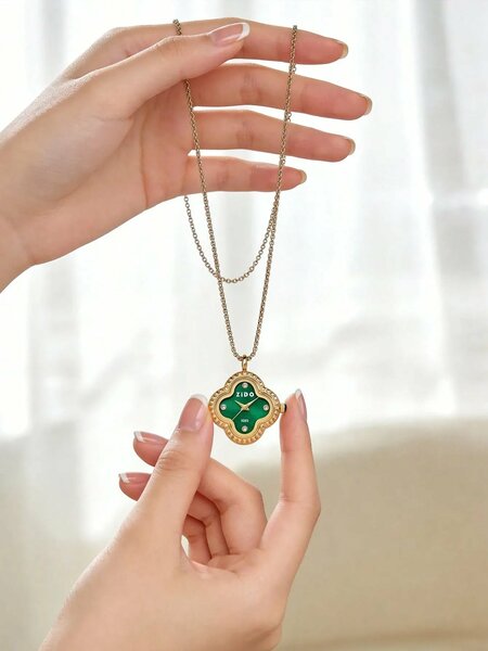 Shein - 1Pc Vintage Clover Women'S Beaded Quartz Pendant Watch