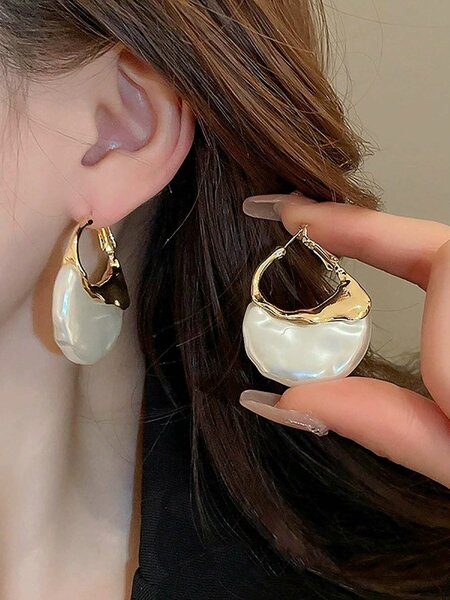 Shein - Amorya 1 Pair Vintage Pleated Faux Pearl Hoop Earrings