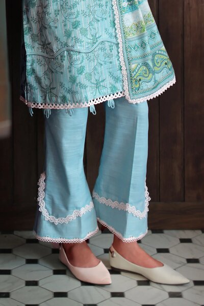 3 Piece Printed Khaddar Suit