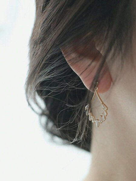 Shein Exclusive - A pair of Sterling S925 Silver Vintage Simple Elegant Sparking Zirconia Hollow Plated with 14K Gold Fine Ear Studs