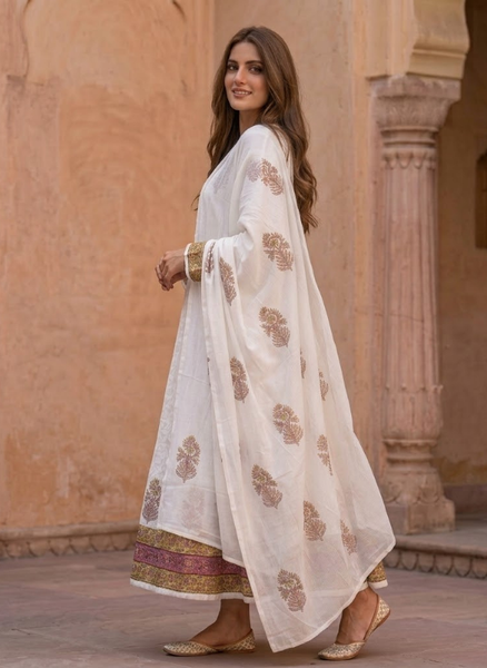 Rose Paisley - NV32D04
