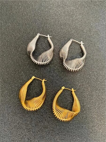 Shein - 1pair Fashionable & Elegant Twisted Irregular Coil Design 18k Gold-plated Stainless Steel Earrings Suitable For Women's Daily Wear