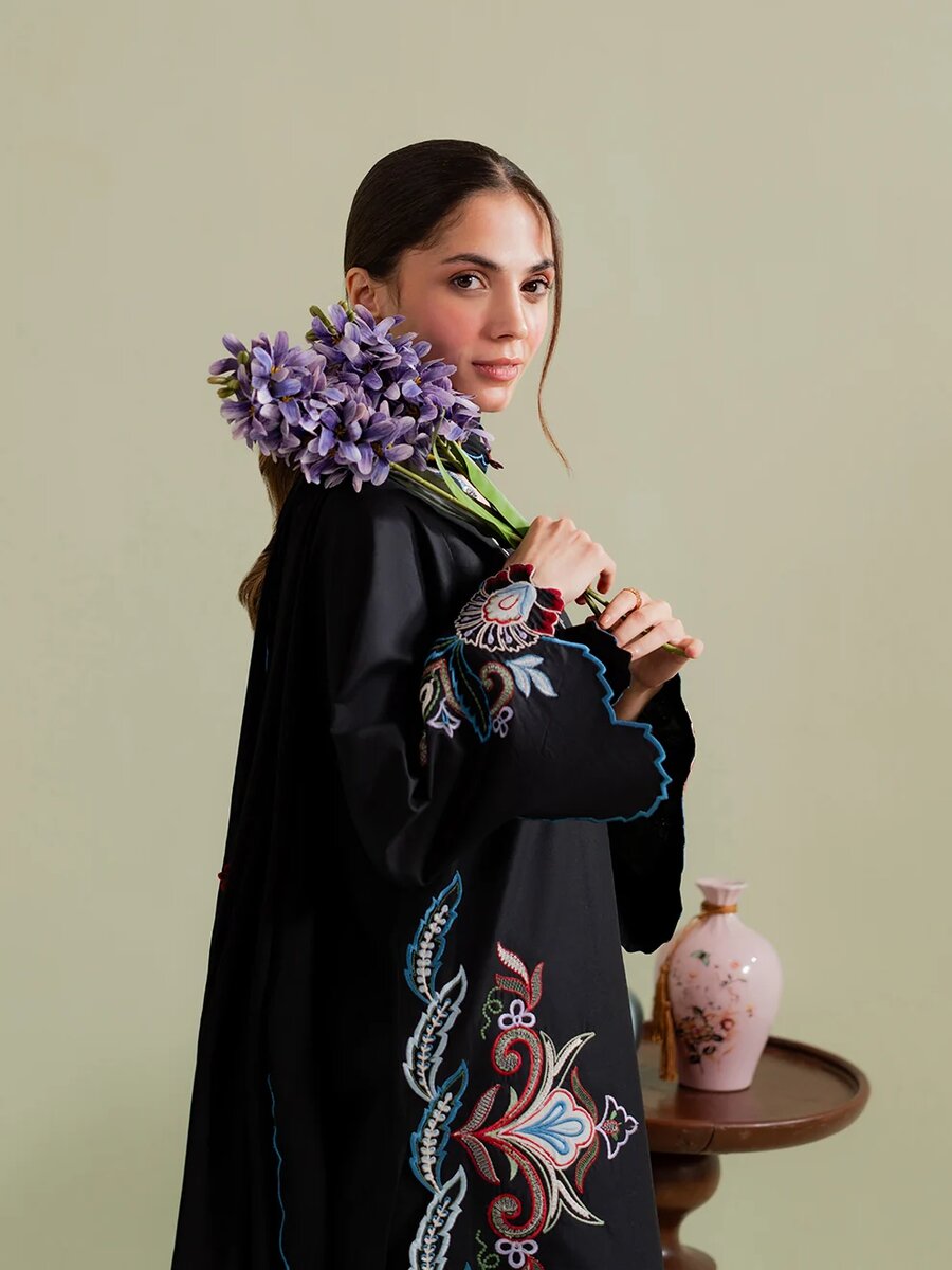 Ember-3Pcs Embroidered Set
