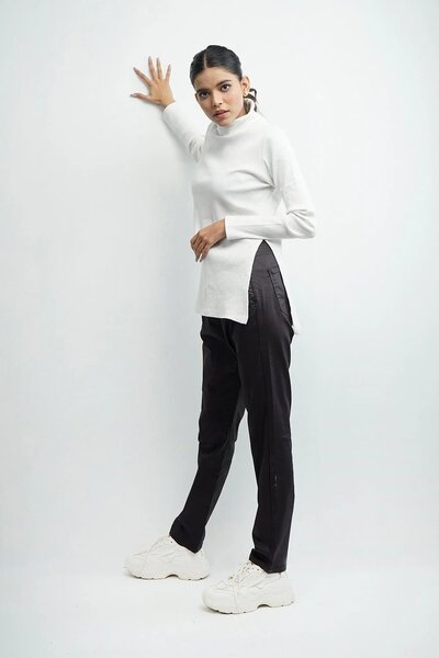 VYBE - Maroon Pant with zip For Women