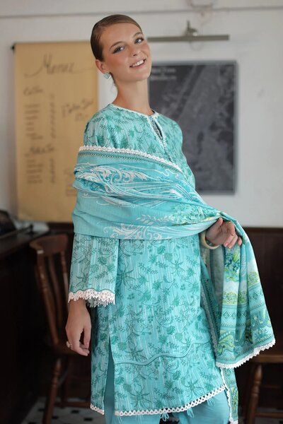 3 Piece Printed Khaddar Suit