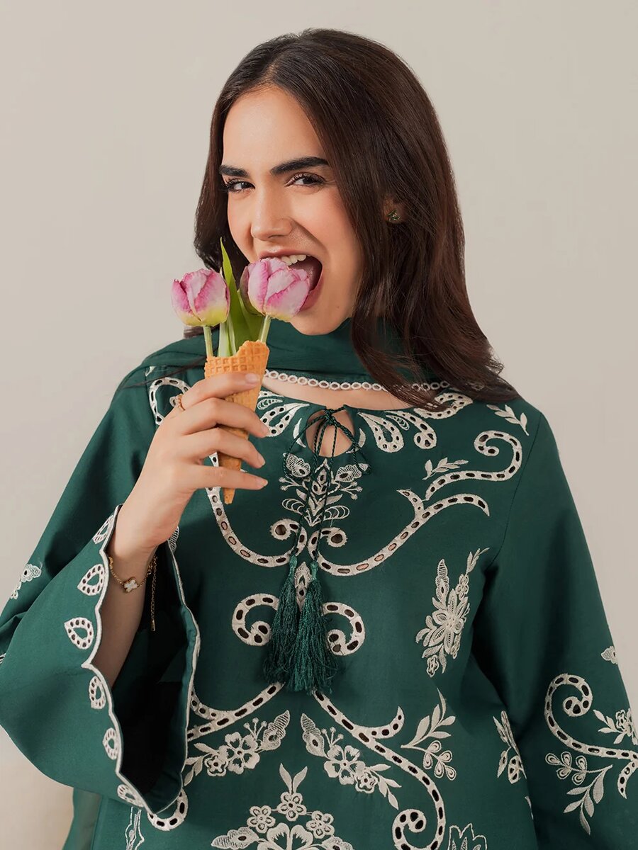 Nostalgia - 3 Pcs Embroidered Set