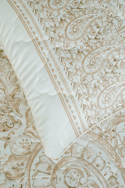 Paisley Elegance Bed Throw