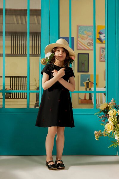 Nero | Black cotton dress with hand-embroidered rose detailing