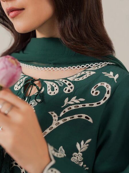 Nostalgia - 3 Pcs Embroidered Set