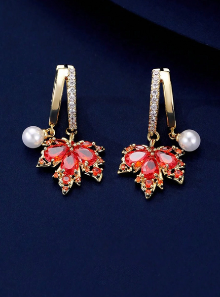 Shein - 1 Pair Fashionable Delicate Zirconia Maple Leaf Design Clip-On Earrings For Women