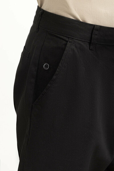 Loose Fit Cargo Trousers