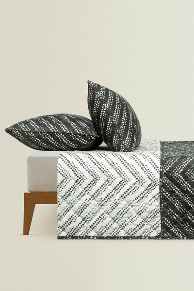 Stippling T-200 Bed Throw