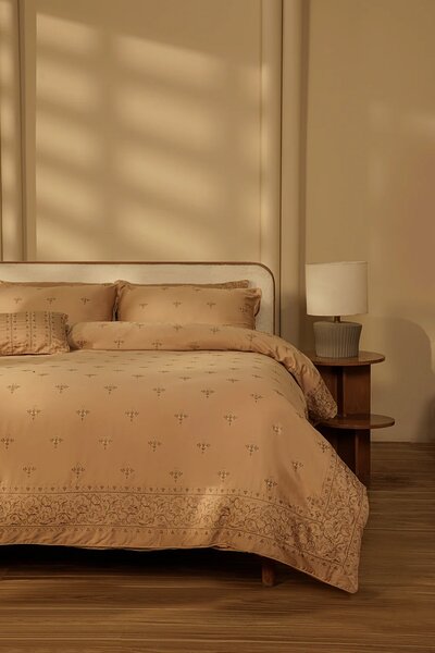 Royal Essence Embroidered Quilt Cover Set