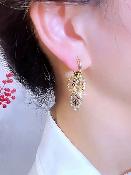 Shein - 1Pair Fashionable Hollow Out Leaf Shaped Earring With Full Rhinestone, Multiple Layers